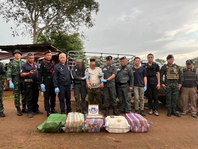 ผาเมือง–ตชด.334 ตั้งด่านสกัดแม่อาย รวบคนขับกระบะขนยาบ้า 1 ล้านเม็ด เตรียมลำเลียงเข้าสู่พื้นที่ตอนใน