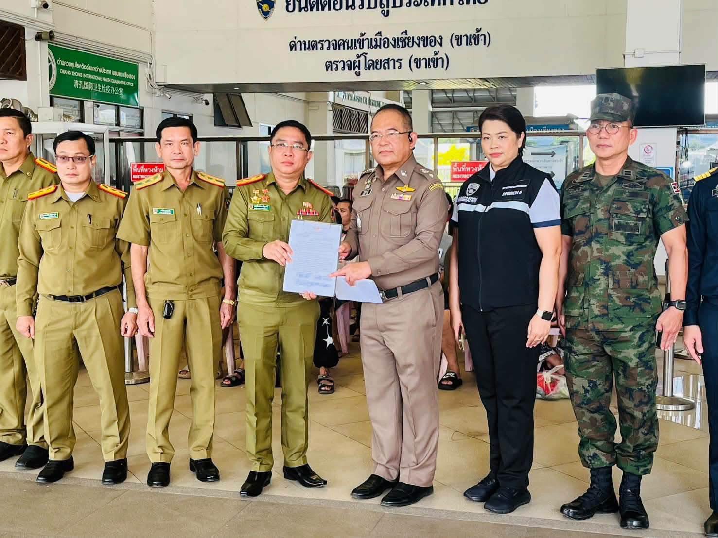 ลาวส่งกลับ 78 คนไทยผ่านด่านเชียงของ หลังพ้นโทษคดีสแกมเมอร์–ตรวจประวัติเจอหมายจับไทย 8 ราย